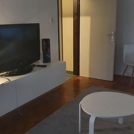 Apartment Sretni Dimnjacar Осиек Экстерьер фото