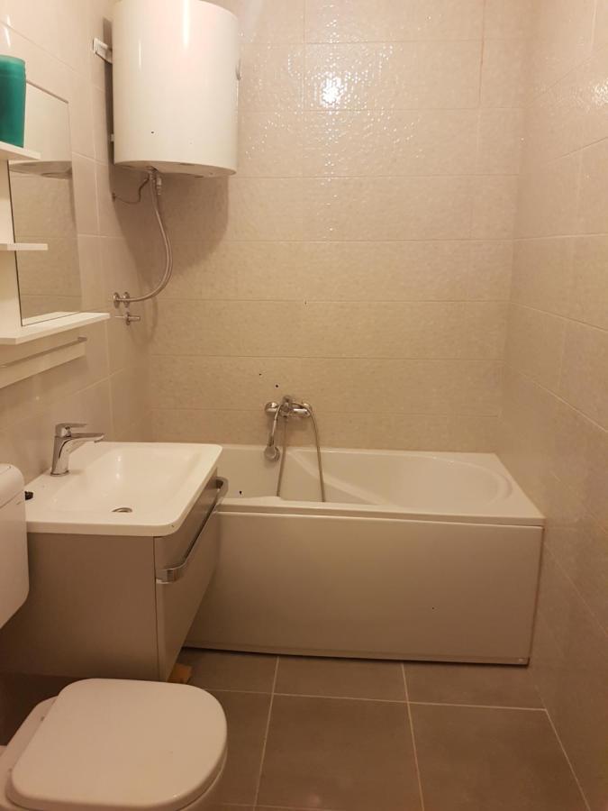 Apartment Sretni Dimnjacar Осиек Экстерьер фото